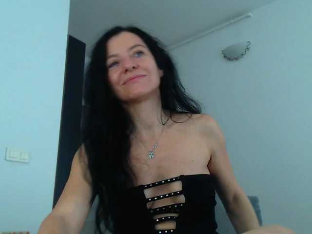 blueyesbaby live cam on BongaCams