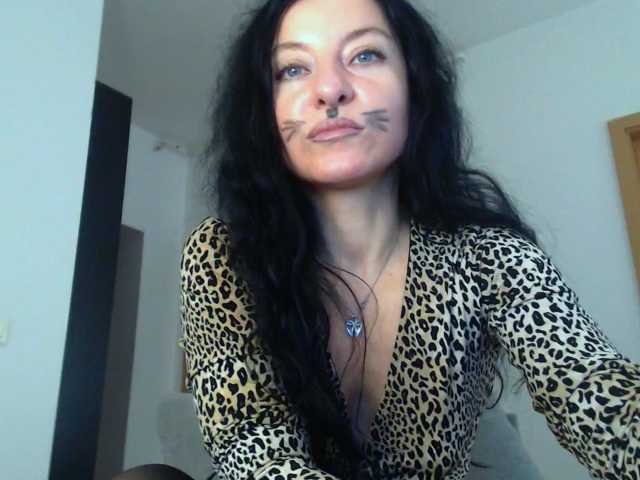 BluEyesBaby live cam on BongaCams