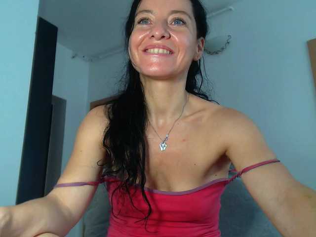 blueyesbaby live cam on BongaCams