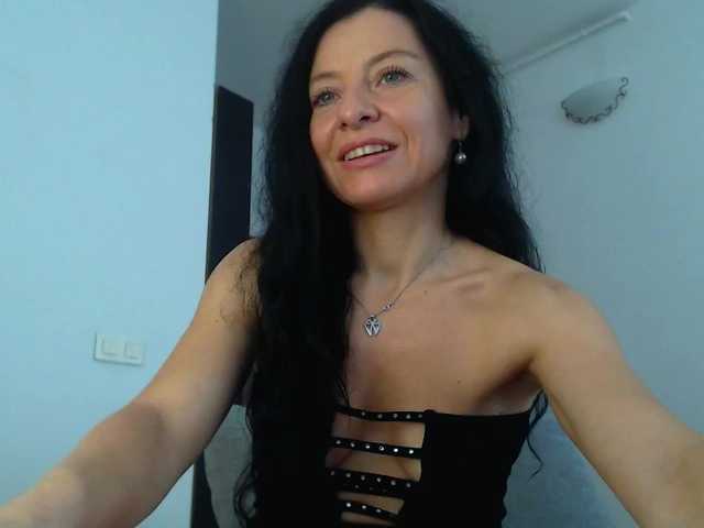 blueyesbaby live cam on BongaCams