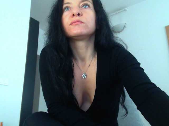 blueyesbaby, en vivo ahora en BongaCams