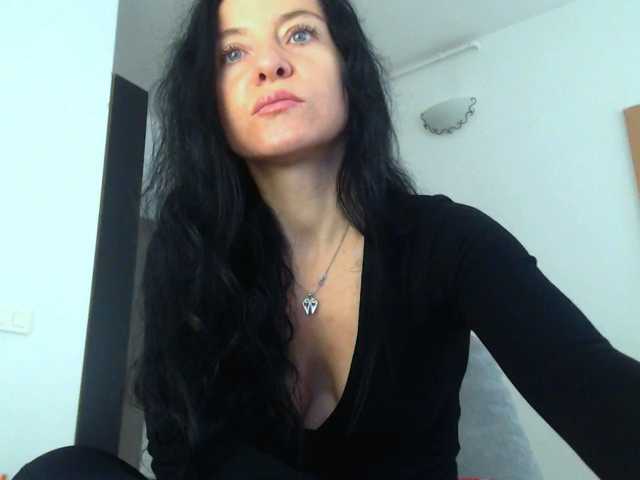 blueyesbaby, en vivo ahora en BongaCams