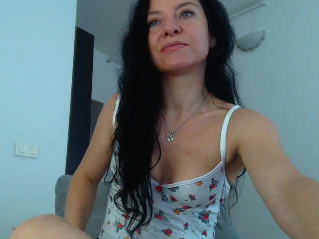 BluEyesBaby live cam preview