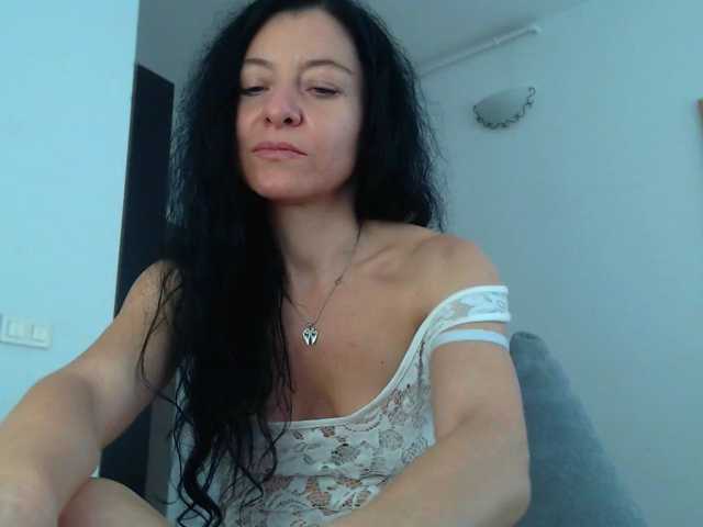 blueyesbaby live cam on BongaCams