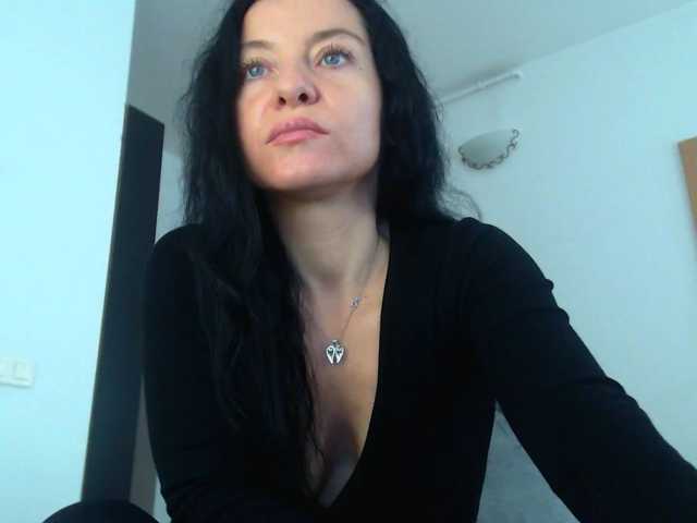 blueyesbaby, en vivo ahora en BongaCams