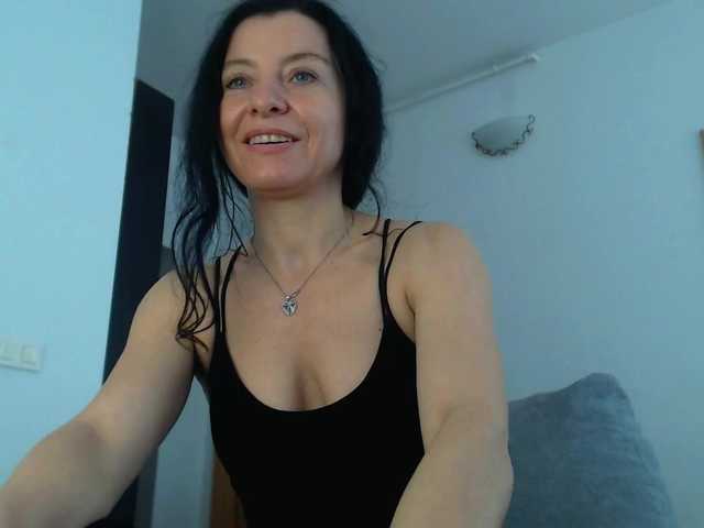 blueyesbaby's BongaCams show and profile