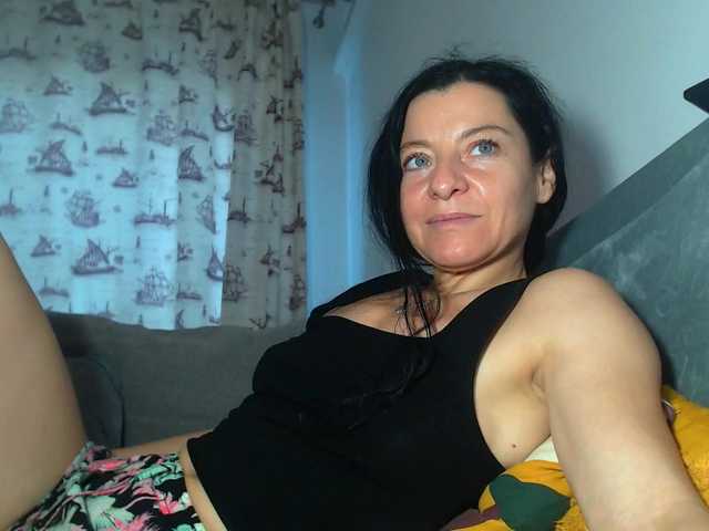blueyesbaby live cam on BongaCams