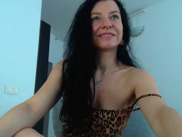 blueyesbaby live cam on BongaCams