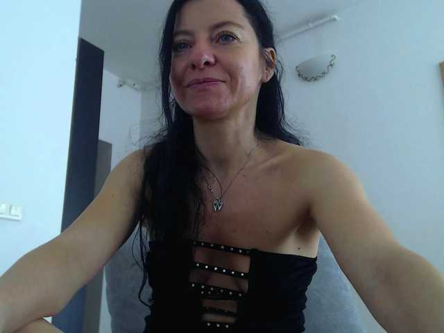 blueyesbaby live cam on BongaCams