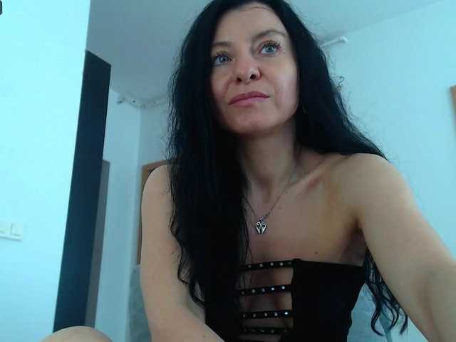 blueyesbaby's BongaCams show and profile