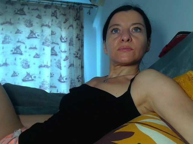 blueyesbaby live cam on BongaCams