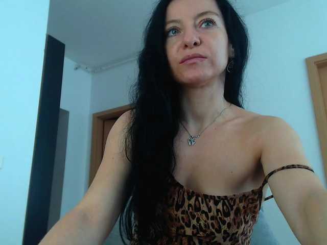 blueyesbaby live cam on BongaCams