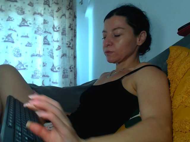 blueyesbaby live cam on BongaCams