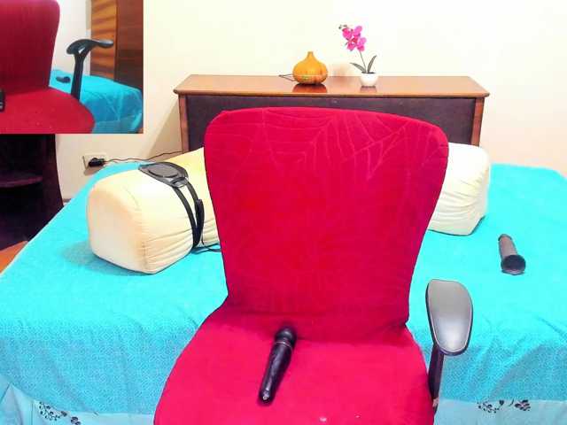 YourHotMery live cam preview