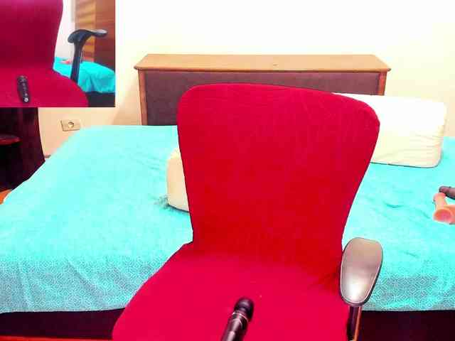 YourHotMery webcam