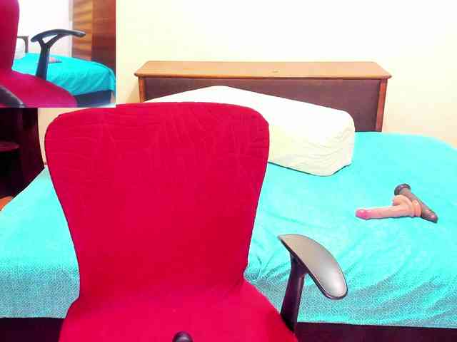 YourHotMery webcam