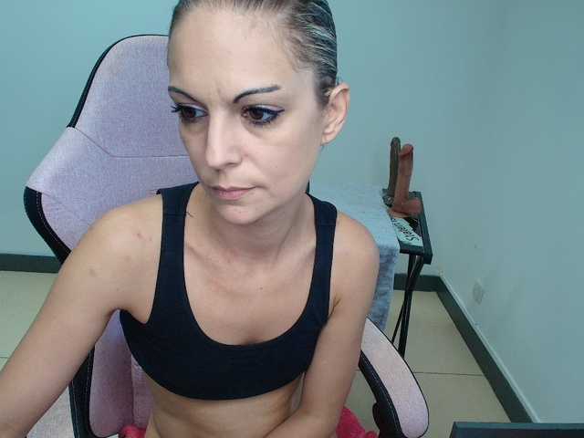 erikasexy1 live cam on BongaCams