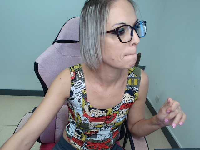Camgirl erikasexy1 sur Bongacams