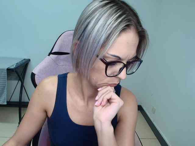 Modelo: alixfeeling