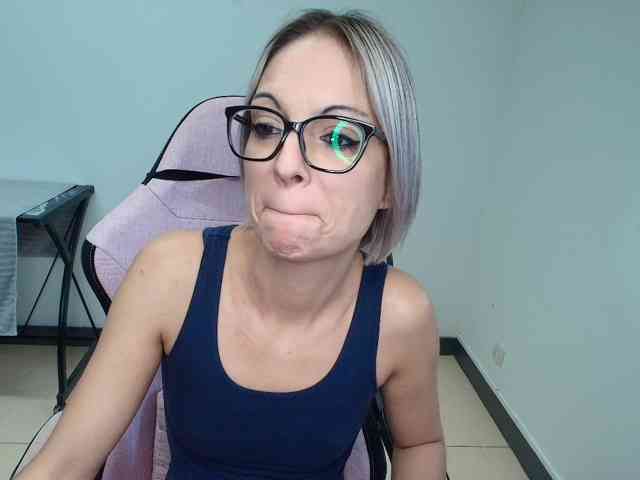 Modelo: alixfeeling