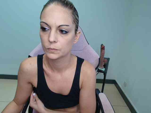 Modelo: alixfeeling
