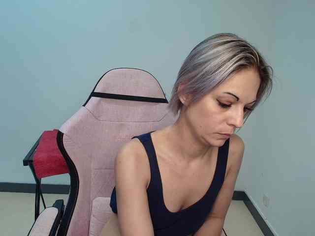 Modelo: alixfeeling