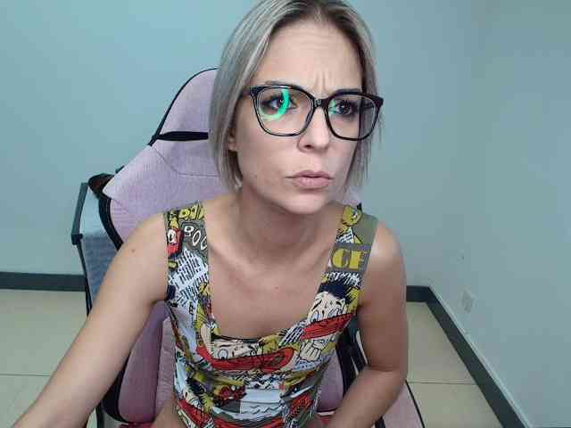 Modelo: alixfeeling