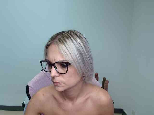 Modelo: alixfeeling