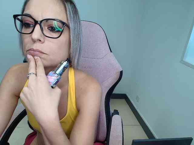 Modelo: alixfeeling