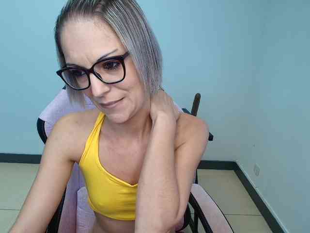 Modelo: alixfeeling