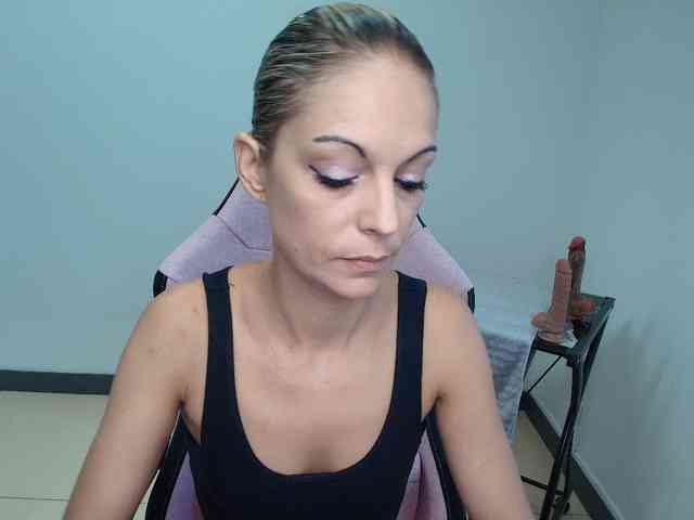 Modelo: alixfeeling