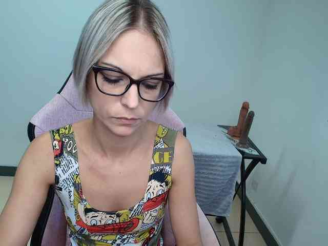 Modelo: alixfeeling