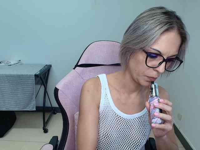 Modèle: alixfeeling