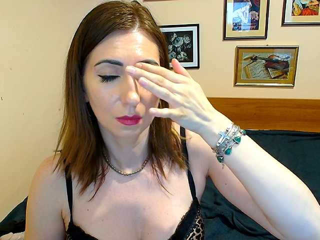 evarette live cam on BongaCams