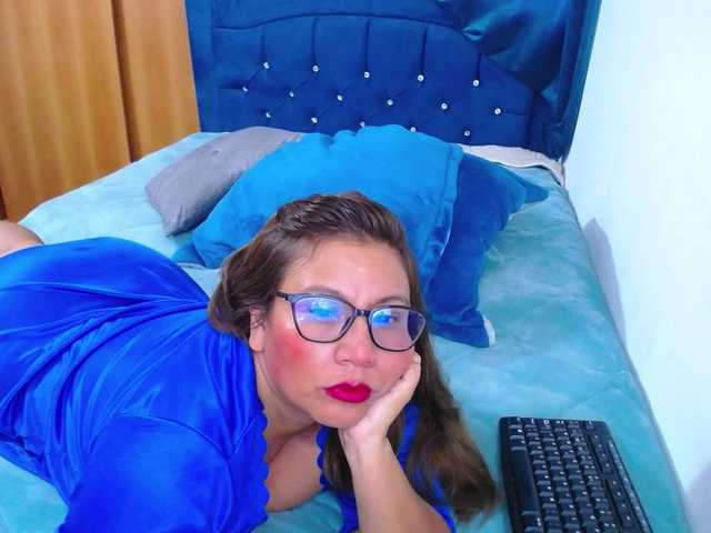 SlutDirty live webcam show