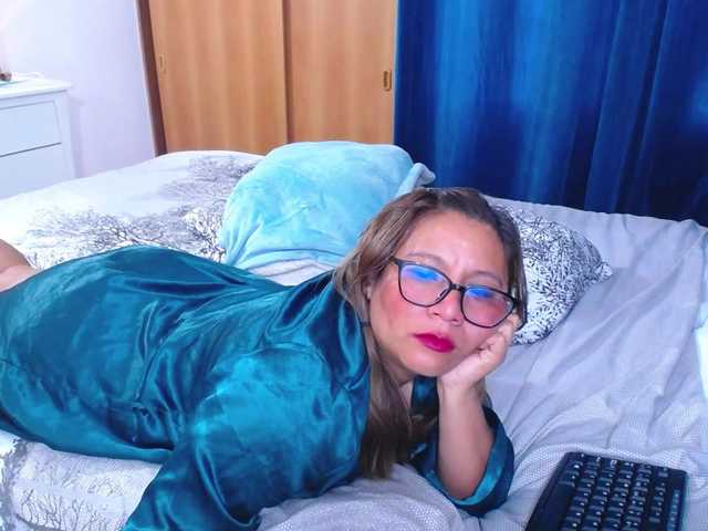 slutdirty's BongaCams show and profile