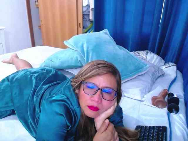 SlutDirty webcam