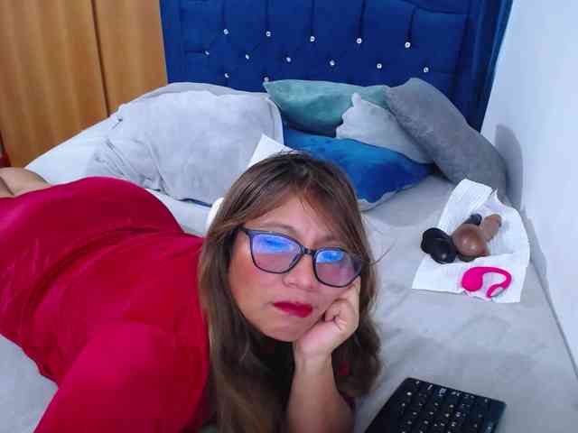 SlutDirty webcam