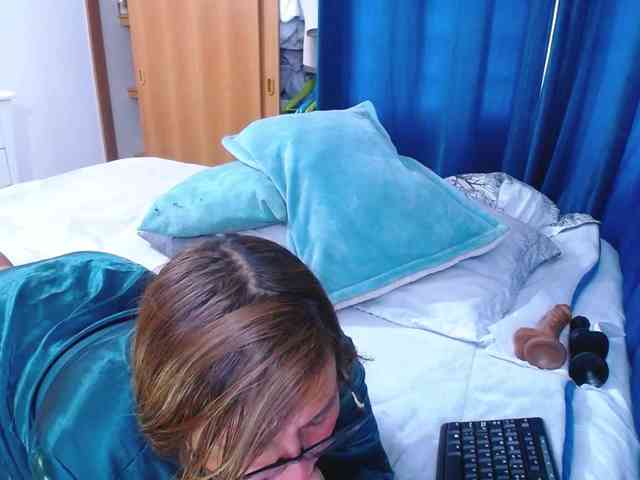 SlutDirty webcam