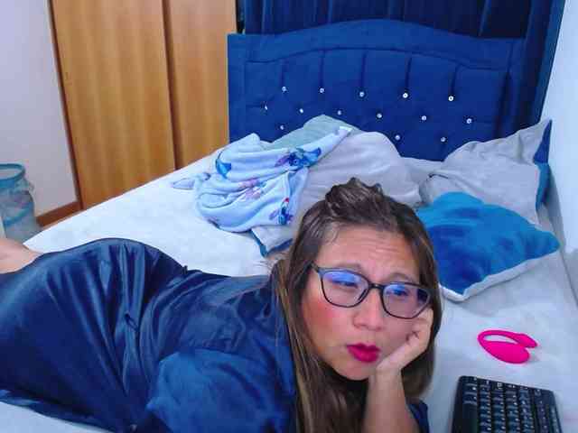 SlutDirty webcam