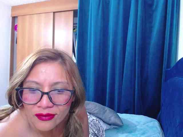 SlutDirty webcam