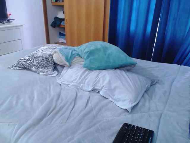 SlutDirty webcam