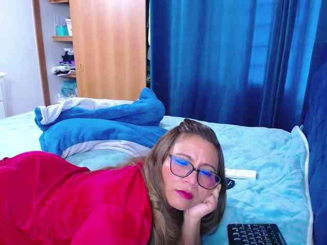 SlutDirty webcam
