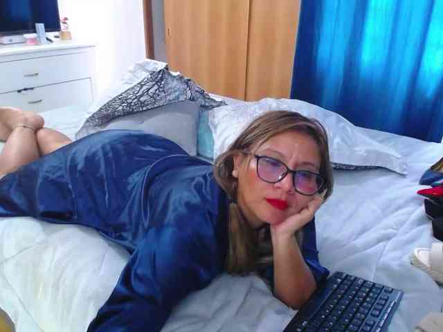 SlutDirty webcam