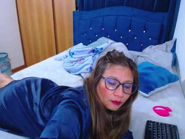 SlutDirty webcam