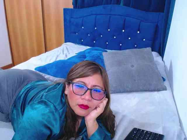 SlutDirty webcam