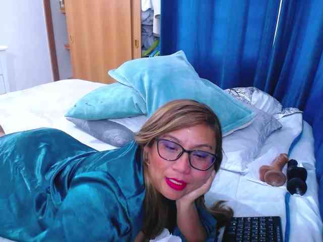 SlutDirty webcam