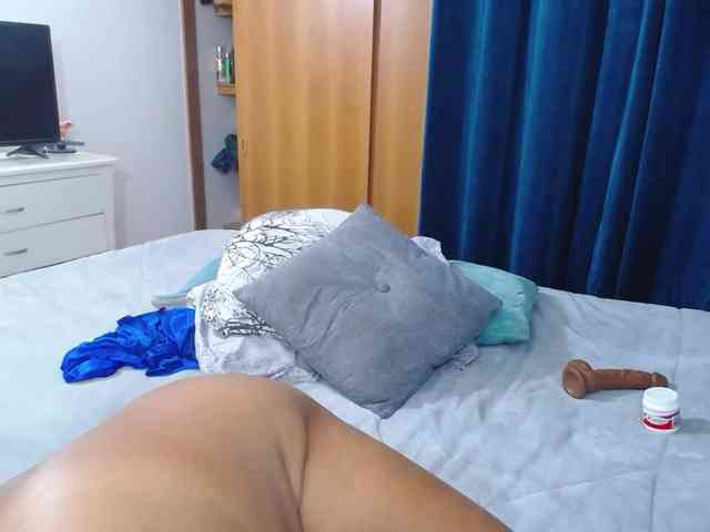 SlutDirty webcam