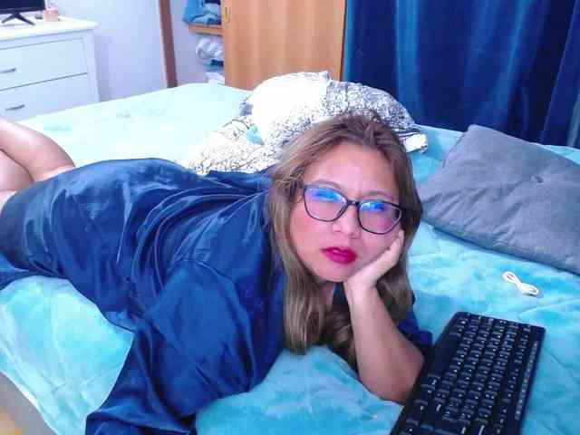 SlutDirty webcam