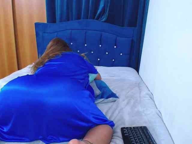 SlutDirty webcam